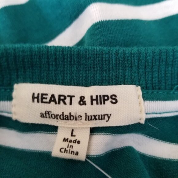 Heart & Hips top (L) - Picture 3 of 5